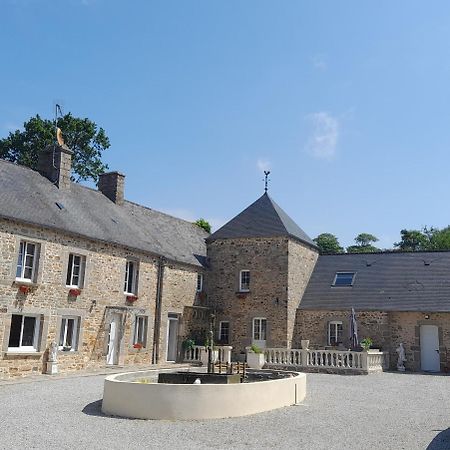 Domaine De La Tour Carree - 3 Chambres Benoitville Eksteriør billede