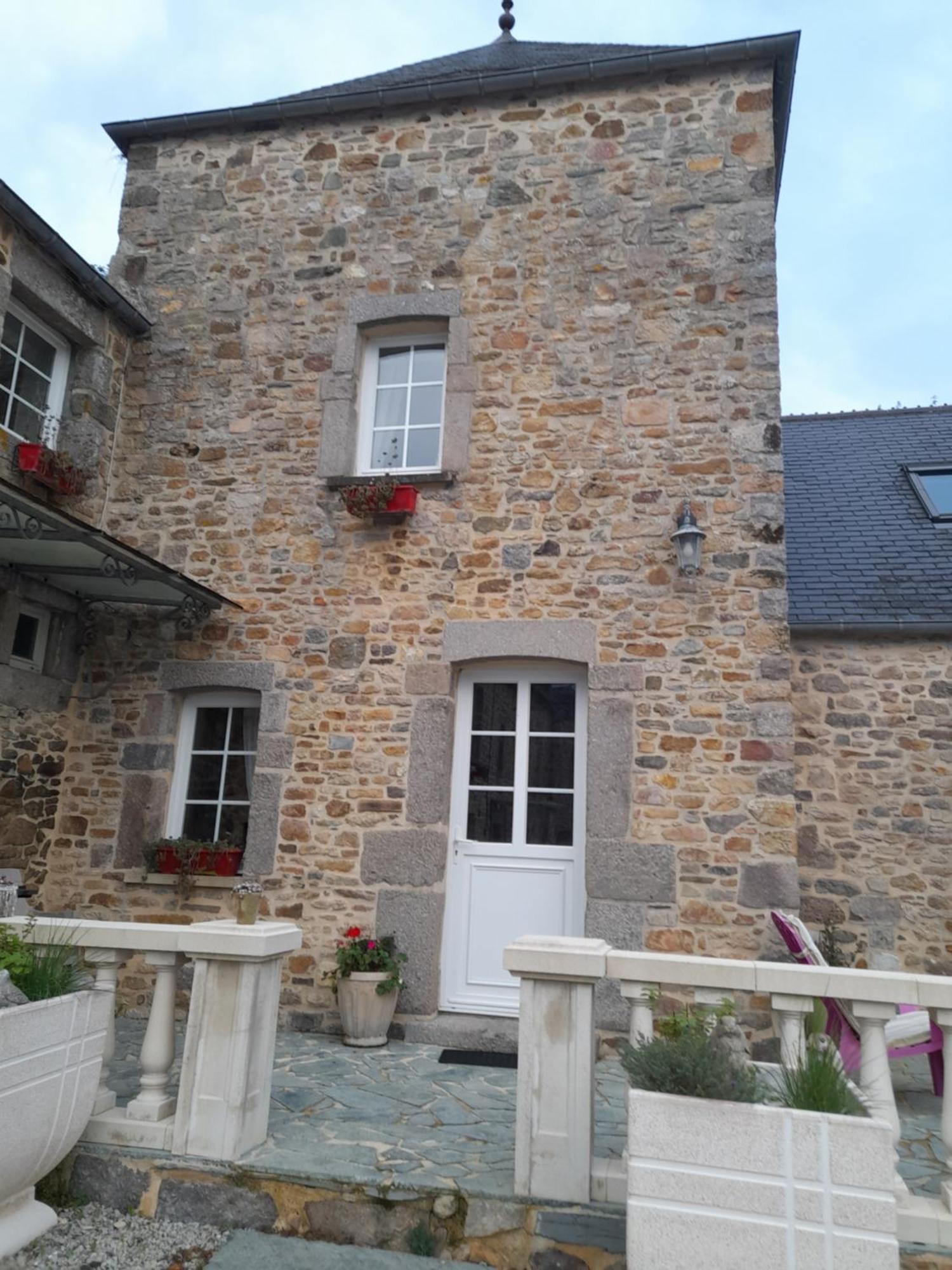 Domaine De La Tour Carree - 3 Chambres Benoitville Eksteriør billede